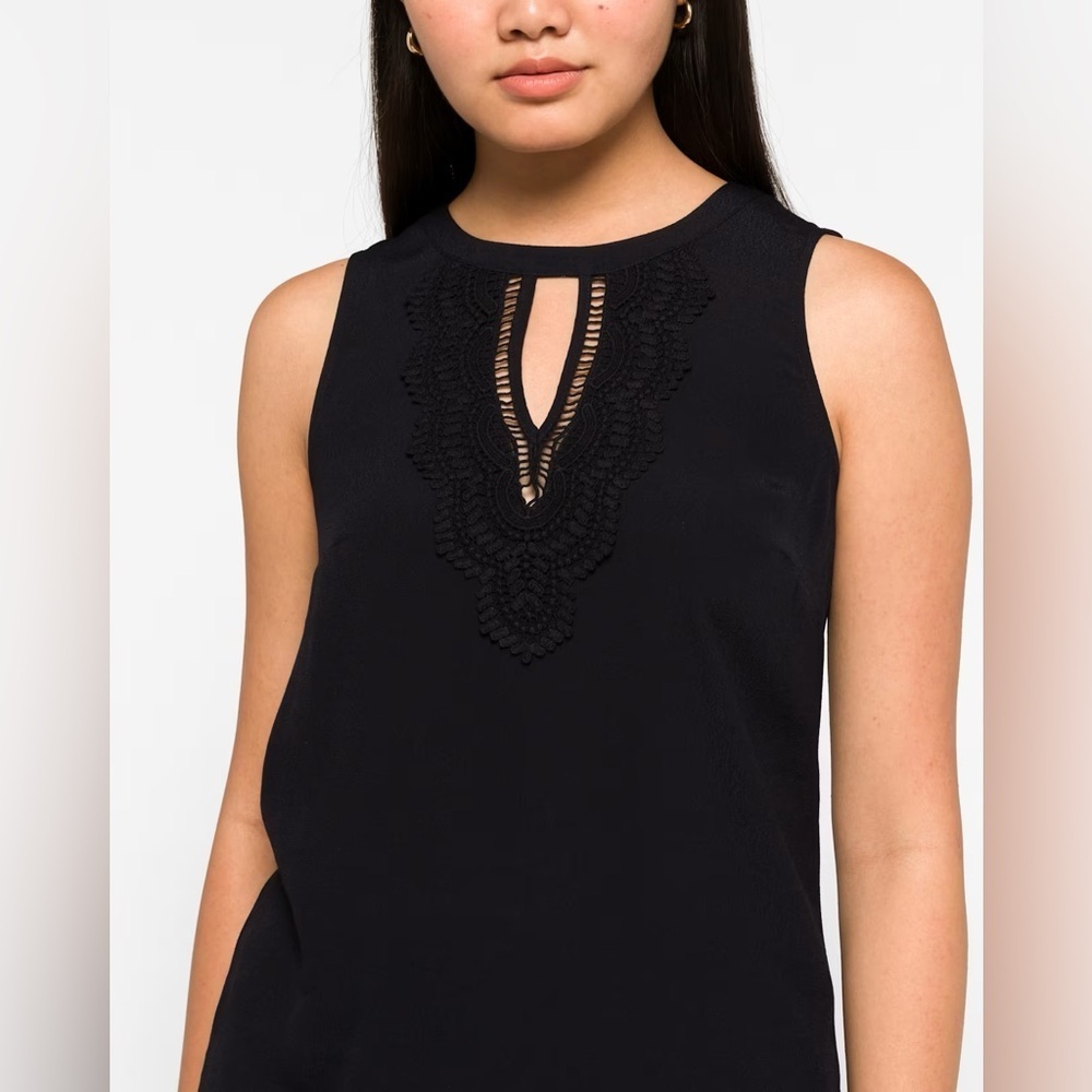 Daniel Rainn - Quin Keyhole Crochet Blouse NWT - Picture 6 of 6